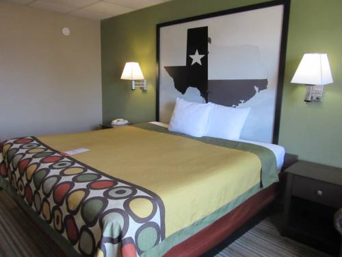 Imagen de la habitación del Hotel Super 8 By Wyndham Gainesville Tx. Foto 7