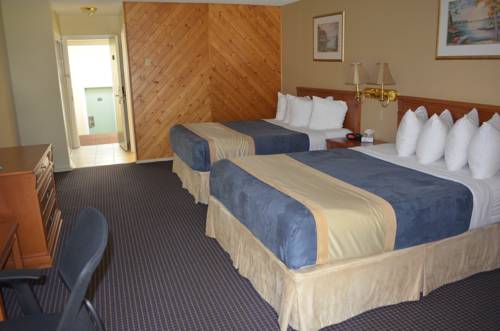 Imagen de la habitación del Hotel Super 8 By Wyndham Gananoque/country Squire Resort. Foto 1
