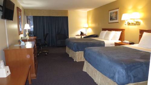 Imagen de la habitación del Hotel Super 8 By Wyndham Gananoque/country Squire Resort. Foto 9
