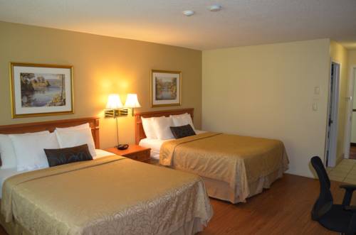 Imagen de la habitación del Hotel Super 8 By Wyndham Gananoque/country Squire Resort. Foto 12