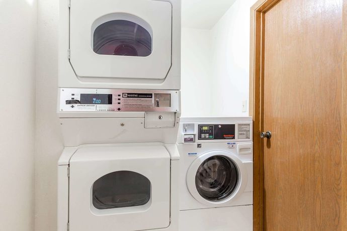 Imagen de los interiores del Hotel Super 8 By Wyndham Gardiner/yellowstone Park Area. Foto 19