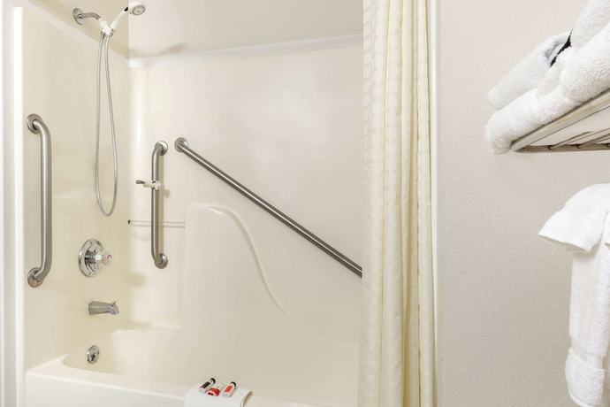 Imagen de la habitación del Hotel Super 8 By Wyndham Gardiner/yellowstone Park Area. Foto 13