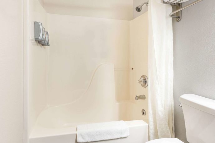 Imagen de la habitación del Hotel Super 8 By Wyndham Gardiner/yellowstone Park Area. Foto 16