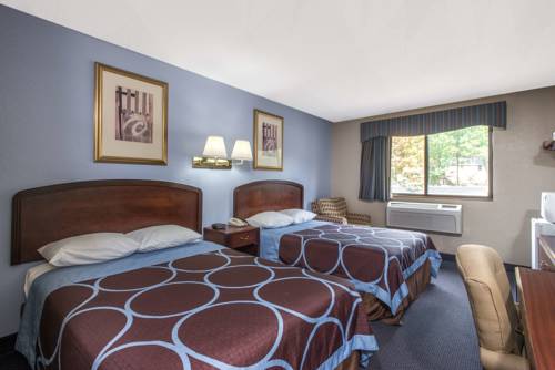 Imagen de la habitación del Hotel Super 8 By Wyndham Gardner. Foto 2