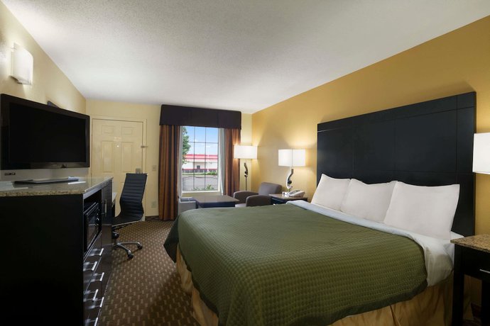 Imagen de la habitación del Hotel Super 8 By Wyndham Garner/clayton/raleigh. Foto 11