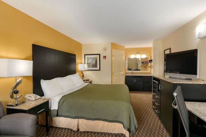 Imagen de la habitación del Hotel Super 8 By Wyndham Garner/clayton/raleigh. Foto 13