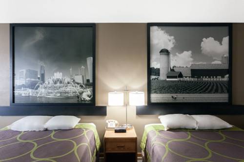 Imagen de la habitación del Hotel Super 8 By Wyndham Gilman. Foto 3