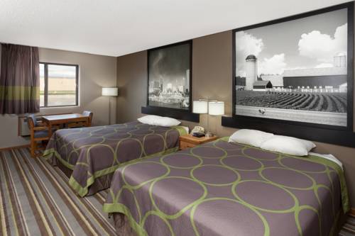 Imagen de la habitación del Hotel Super 8 By Wyndham Gilman. Foto 9