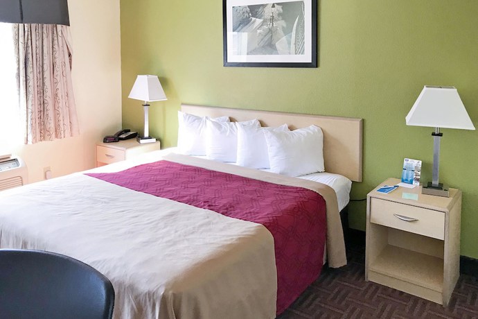 Imagen de la habitación del Hotel Super 8 By Wyndham Gloucester. Foto 6
