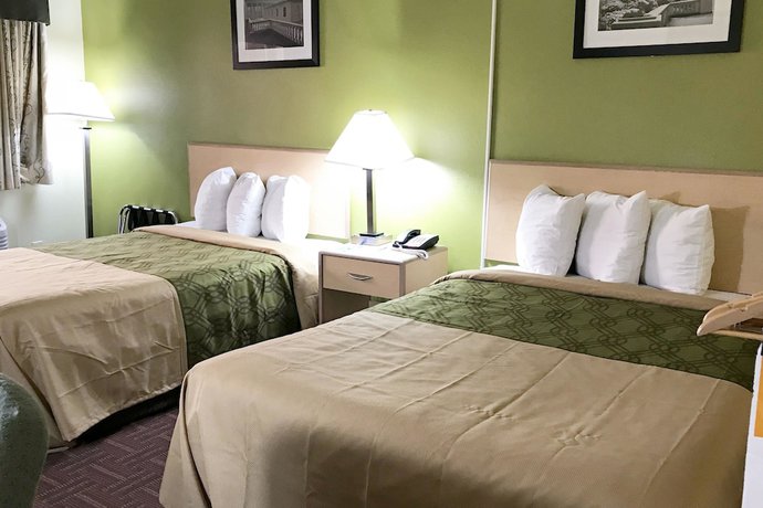 Imagen de la habitación del Hotel Super 8 By Wyndham Gloucester. Foto 7