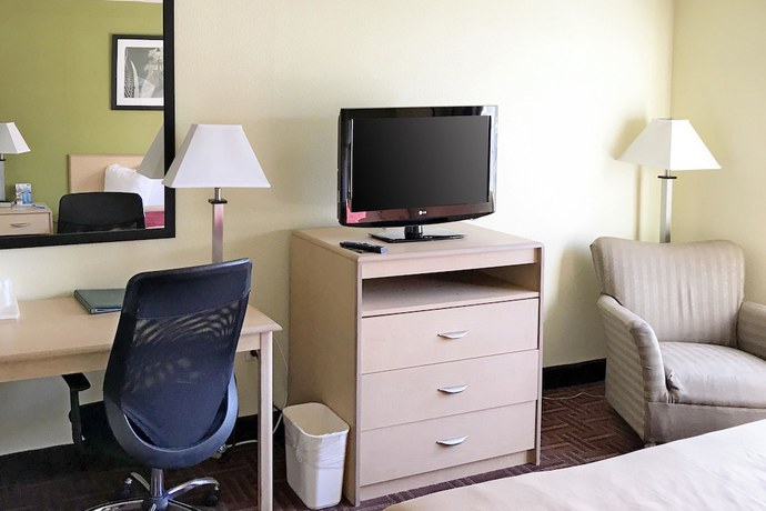 Imagen de la habitación del Hotel Super 8 By Wyndham Gloucester. Foto 13