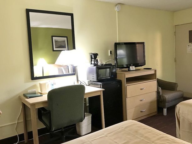 Imagen de la habitación del Hotel Super 8 By Wyndham Gloucester. Foto 14