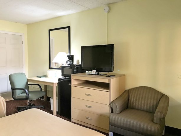 Imagen de la habitación del Hotel Super 8 By Wyndham Gloucester. Foto 15