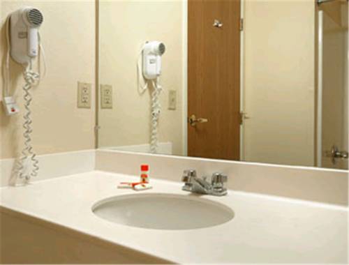 Imagen de la habitación del Hotel Super 8 By Wyndham Goshen. Foto 15