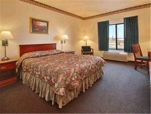 Imagen de la habitación del Hotel Super 8 By Wyndham Goshen. Foto 16