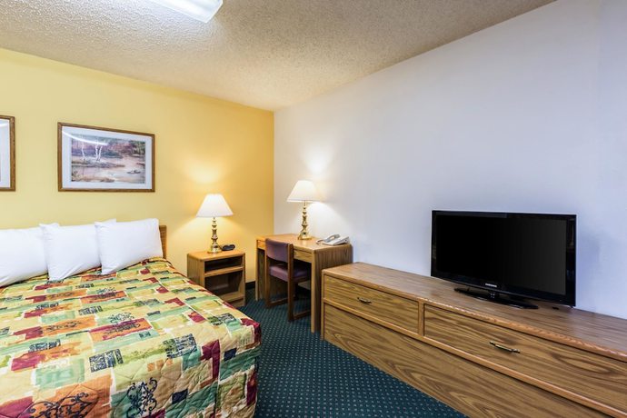 Imagen de la habitación del Hotel Super 8 By Wyndham Grand Island South. Foto 6
