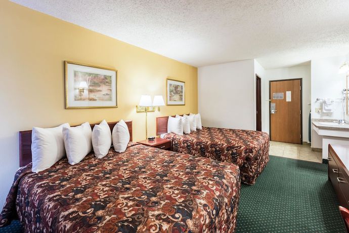 Imagen de la habitación del Hotel Super 8 By Wyndham Grand Island South. Foto 8