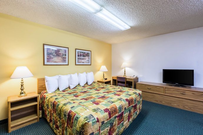 Imagen de la habitación del Hotel Super 8 By Wyndham Grand Island South. Foto 12