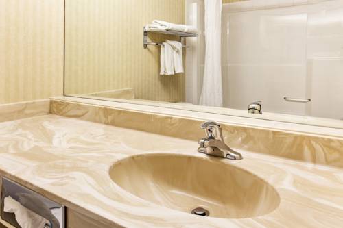 Imagen de la habitación del Hotel Super 8 By Wyndham Grande Prairie. Foto 14