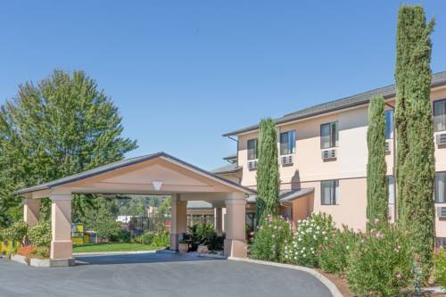 Imagen general del Hotel Super 8 By Wyndham Grants Pass. Foto 1