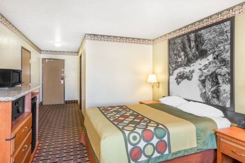 Imagen de la habitación del Hotel Super 8 By Wyndham Grants Pass. Foto 2