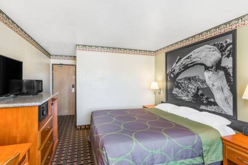 Imagen de la habitación del Hotel Super 8 By Wyndham Grants Pass. Foto 12