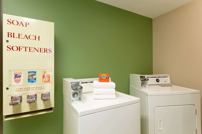 Imagen de los interiores del Hotel Super 8 By Wyndham Green River. Foto 16