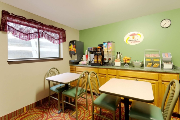 Imagen del bar/restaurante del Hotel Super 8 By Wyndham Green River, Green River. Foto 3