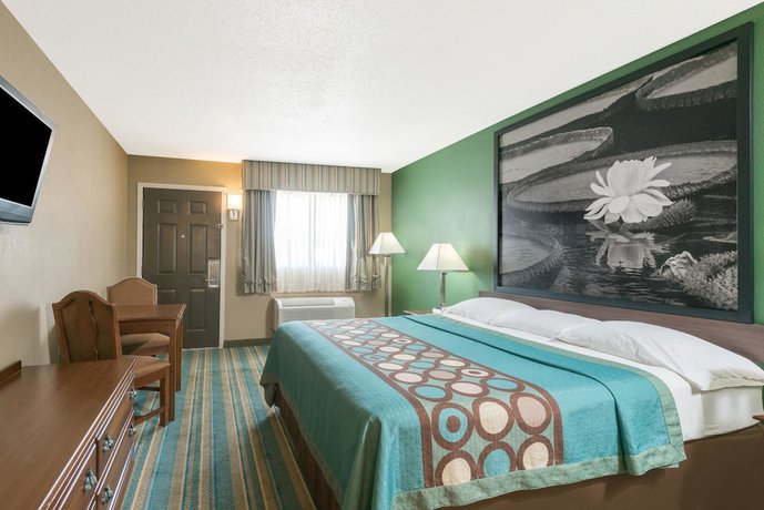 Imagen de la habitación del Hotel Super 8 By Wyndham Greencastle. Foto 6