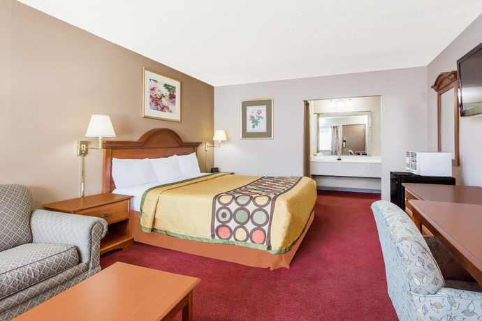 Imagen de la habitación del Hotel Super 8 By Wyndham Greensboro. Foto 5