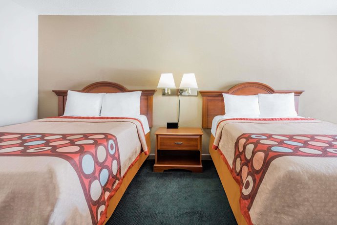 Imagen de la habitación del Hotel Super 8 By Wyndham Greensboro. Foto 7