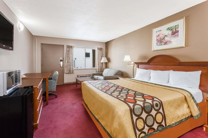 Imagen de la habitación del Hotel Super 8 By Wyndham Greensboro. Foto 12