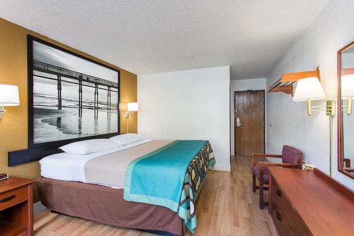 Imagen de la habitación del Hotel Super 8 By Wyndham Greensboro/coliseum/conv.. Foto 3