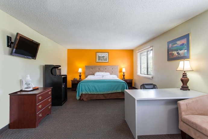 Imagen de la habitación del Hotel Super 8 By Wyndham Greensboro/coliseum/conv.. Foto 8