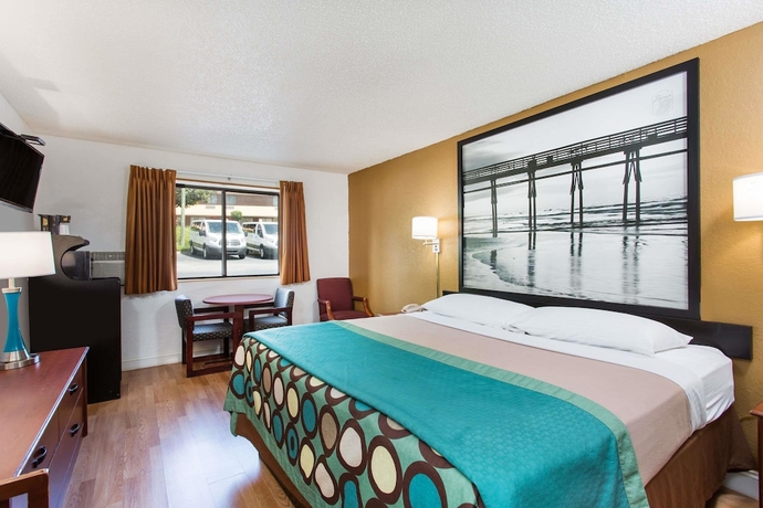 Imagen de la habitación del Hotel Super 8 By Wyndham Greensboro/coliseum/conv.. Foto 11