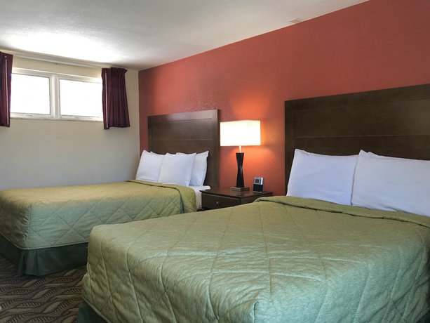 Imagen de la habitación del Hotel Super 8 By Wyndham Greensburg. Foto 8