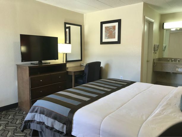 Imagen de la habitación del Hotel Super 8 By Wyndham Greensburg. Foto 9