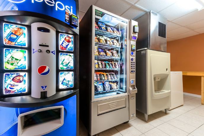 Imagen de los interiores del Hotel Super 8 By Wyndham Greensburg. Foto 16