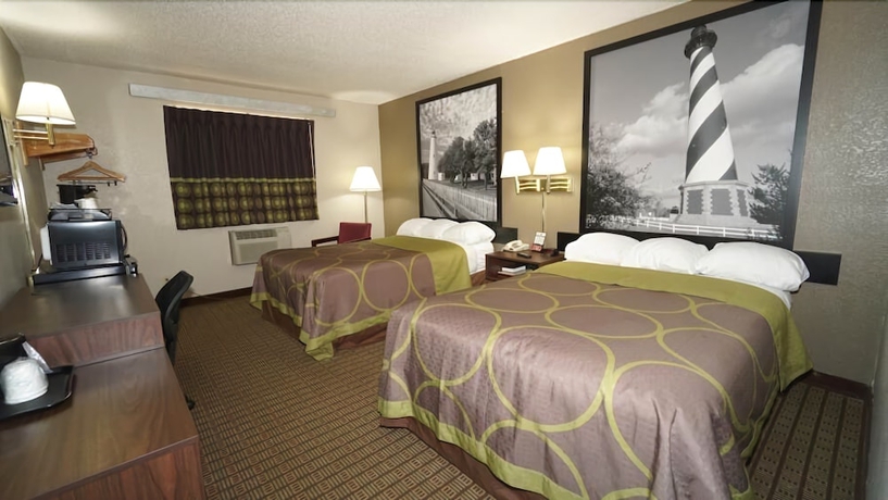 Imagen de la habitación del Hotel Super 8 By Wyndham Greenville. Foto 7