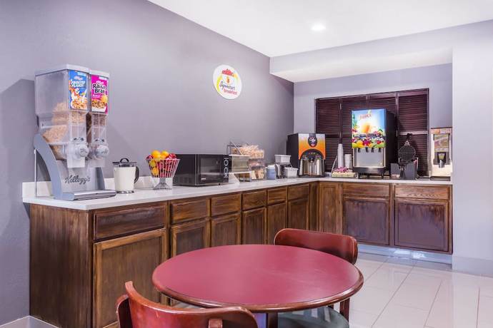 Imagen del bar/restaurante del Hotel Super 8 By Wyndham Greer/spartanburg Area. Foto 2