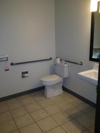 Imagen de la habitación del Hotel Super 8 By Wyndham Grove City. Foto 18
