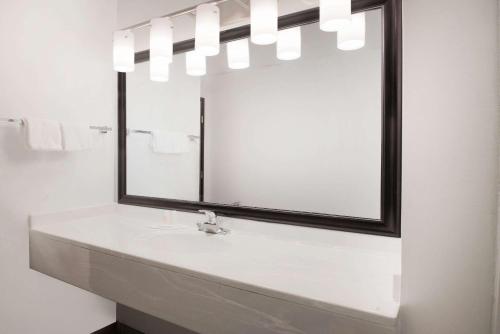Imagen general del Hotel Super 8 By Wyndham Grove City. Foto 4