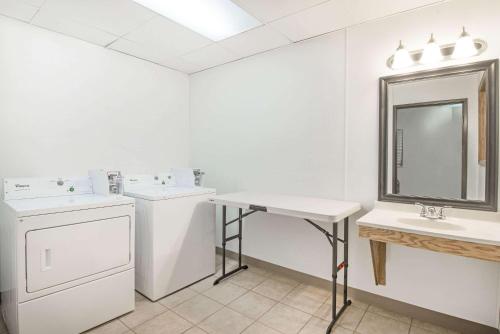Imagen general del Hotel Super 8 By Wyndham Grove City. Foto 5