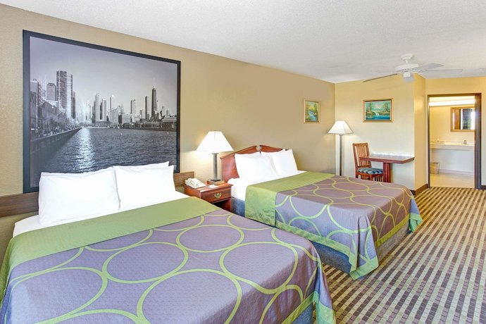 Imagen de la habitación del Hotel Super 8 By Wyndham Gurnee. Foto 5