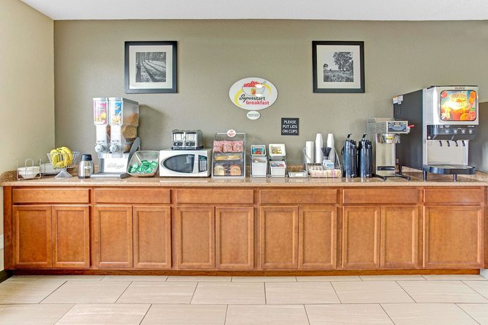 Imagen del bar/restaurante del Hotel Super 8 By Wyndham Gurnee. Foto 2