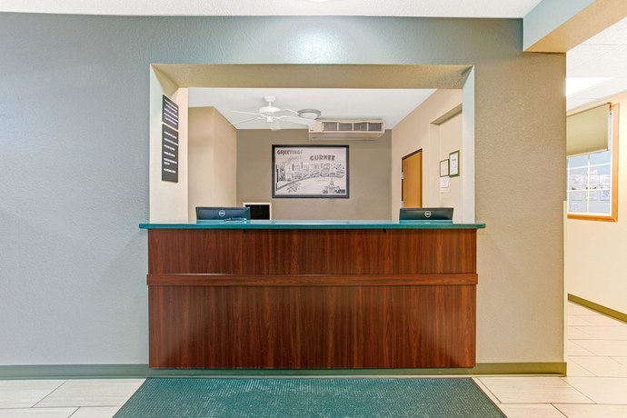 Imagen de los interiores del Hotel Super 8 By Wyndham Gurnee. Foto 13