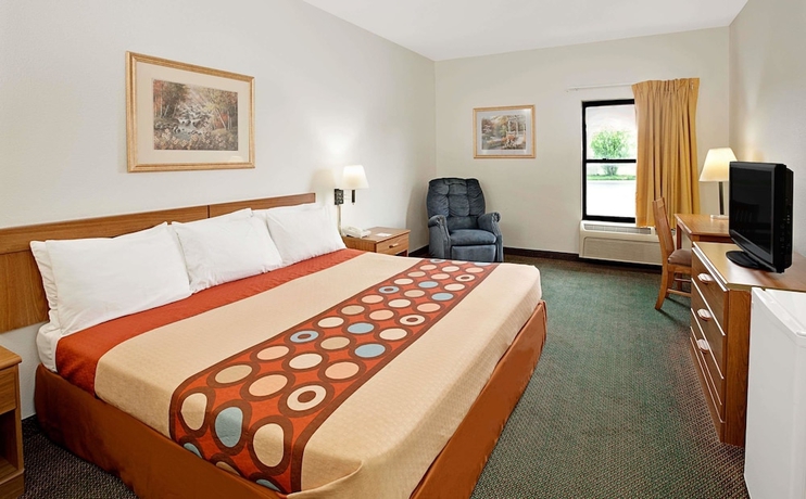 Imagen de la habitación del Hotel Super 8 By Wyndham Hampshire Il. Foto 3