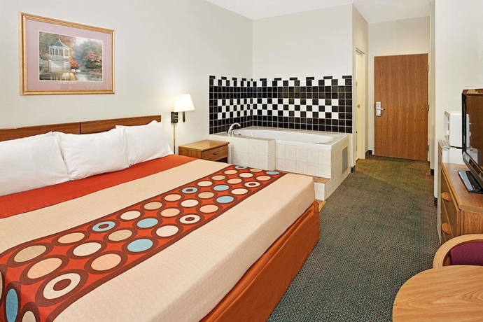 Imagen de la habitación del Hotel Super 8 By Wyndham Hampshire Il. Foto 4