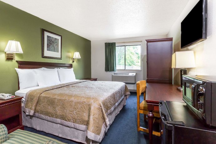 Imagen de la habitación del Hotel Super 8 By Wyndham Hampton. Foto 9