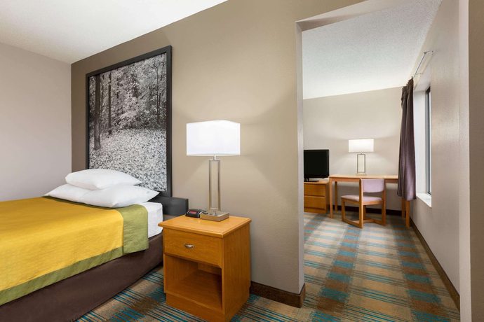 Imagen de la habitación del Hotel Super 8 By Wyndham Hannibal. Foto 5